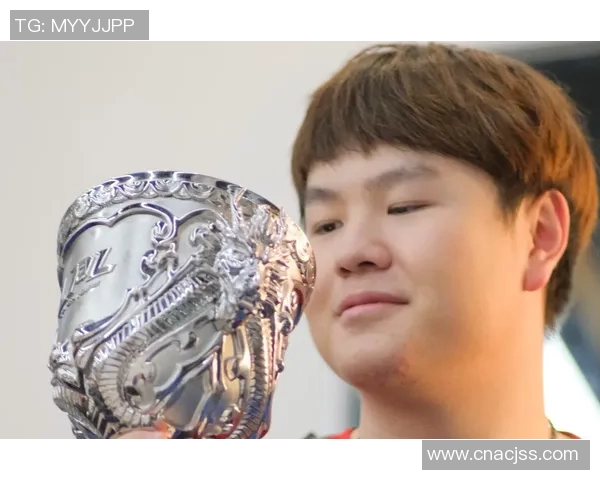 DOTA2热议焦点JDG状态引发玩家热烈讨论与争议