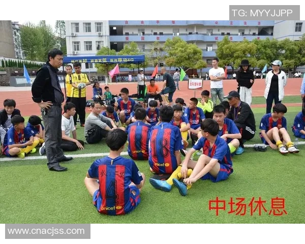 上海足球队防反战术解析：从细节看球队制胜之道
